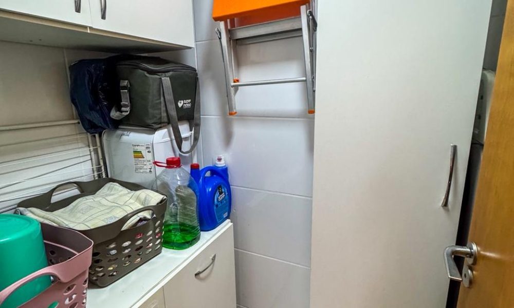 01b7da51-2e9d-4c76-9e48-f8b7fec4bb41