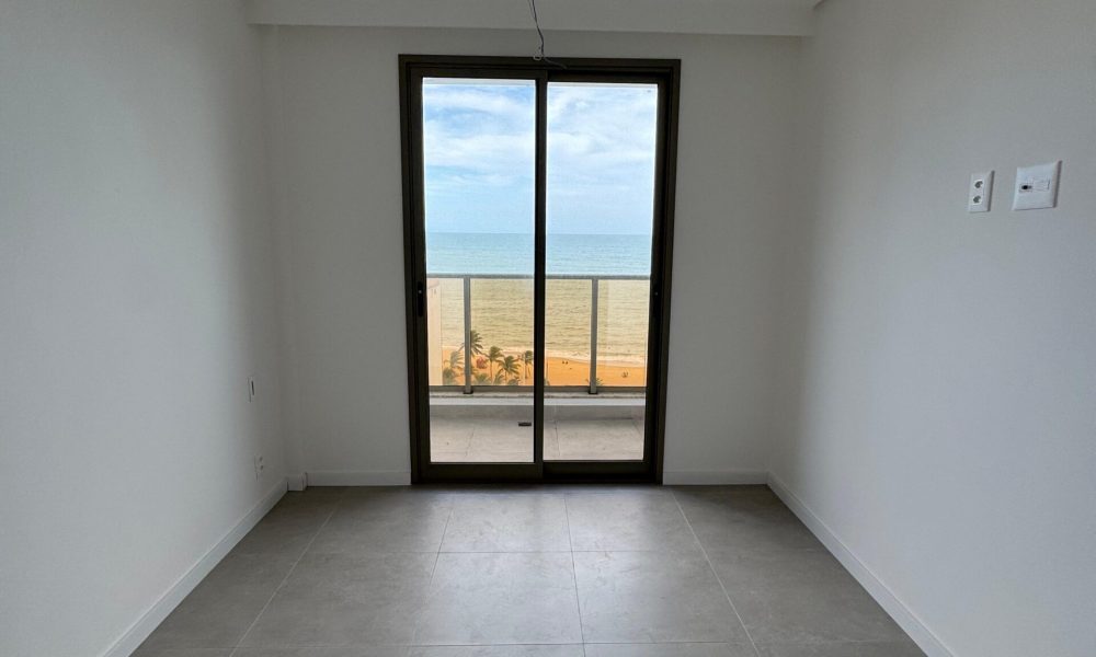 06dd8d16-b2c5-41e8-8e52-ae9ce27573b3