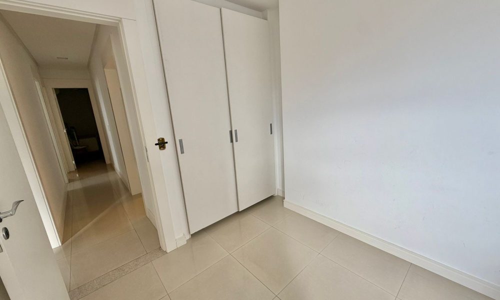 d959c4a1-a69a-4ab4-89c0-7b8b6d61c21b