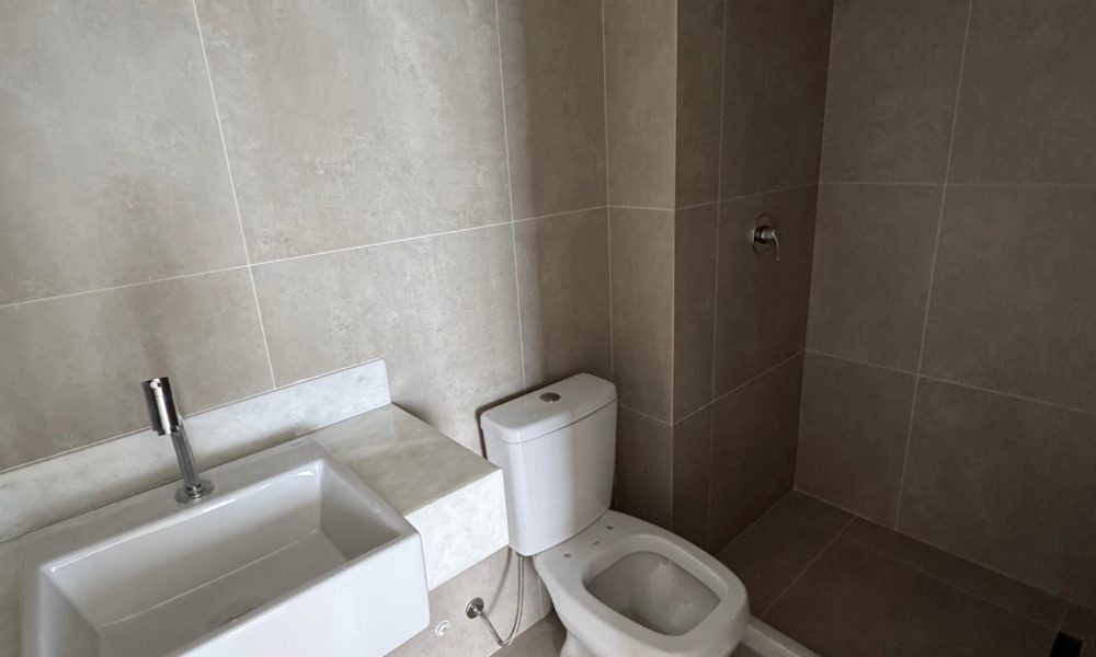 d95ec928-2b2d-4241-906c-403b1e4235a1