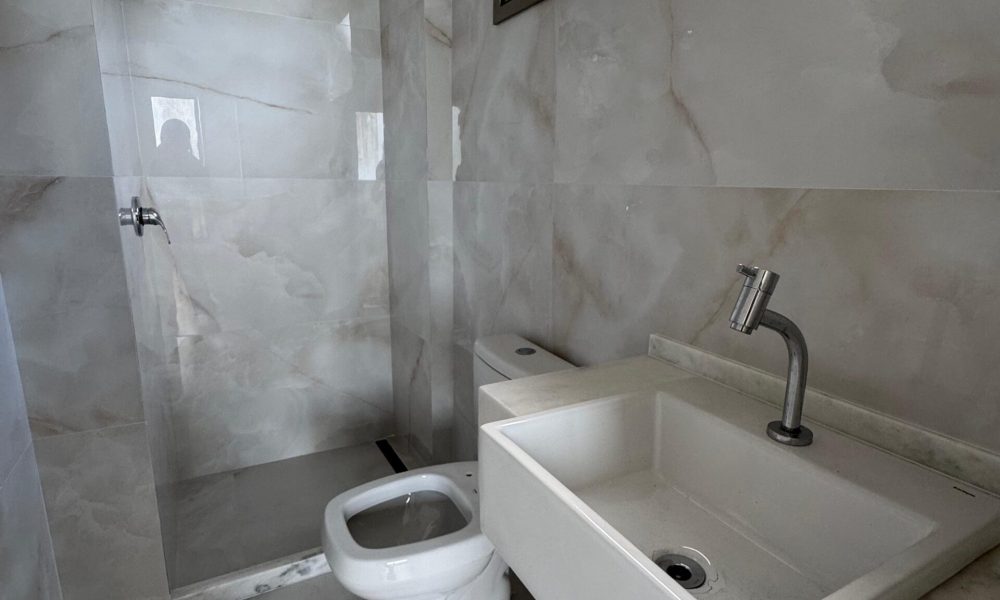 e2b56254-abf7-456c-be09-520efb592c89